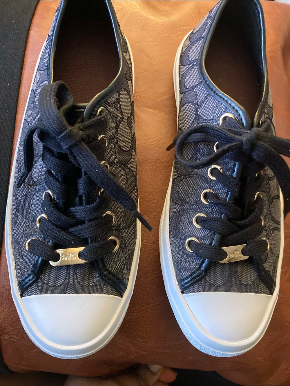 6.5 B Coach Black Grey Signature-Print Low Top Soft Canvas Sneakers. - Picture 7 of 9